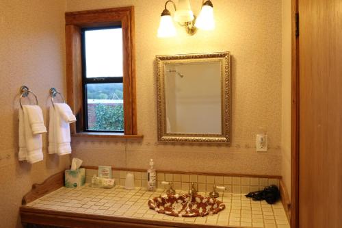 Mariposa Hotel Inn - photo 3