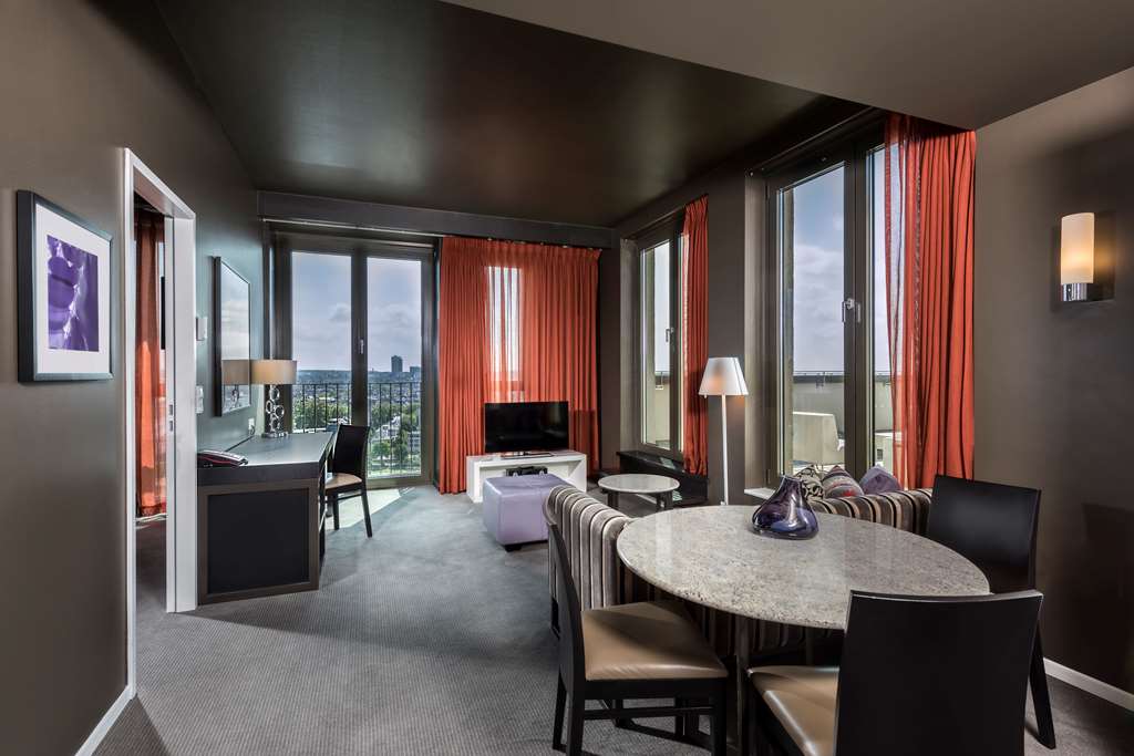 adina apartment hotel frankfurt neue oper penthouse suite lounge room