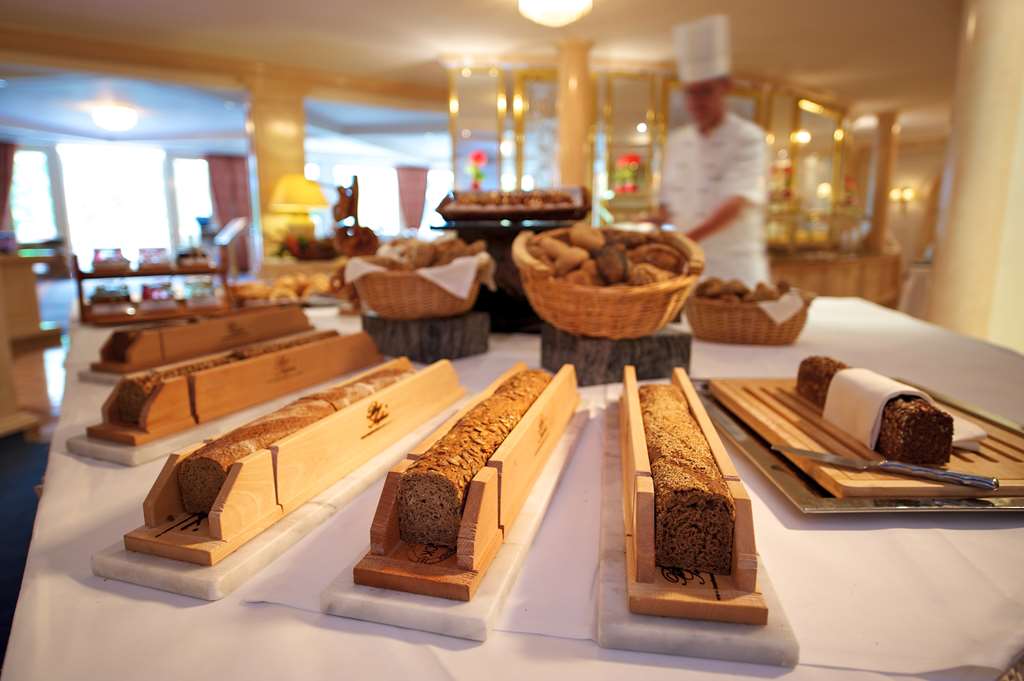 Steigenberger Hotel Der Sonnenhof, Bad Woerishofen , Germany - Breakfast Area