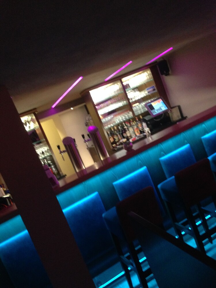 Hotel Bar