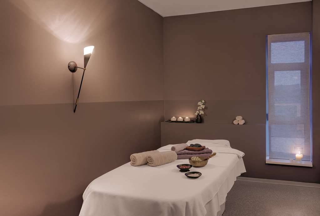 spa massage  hotel central hof