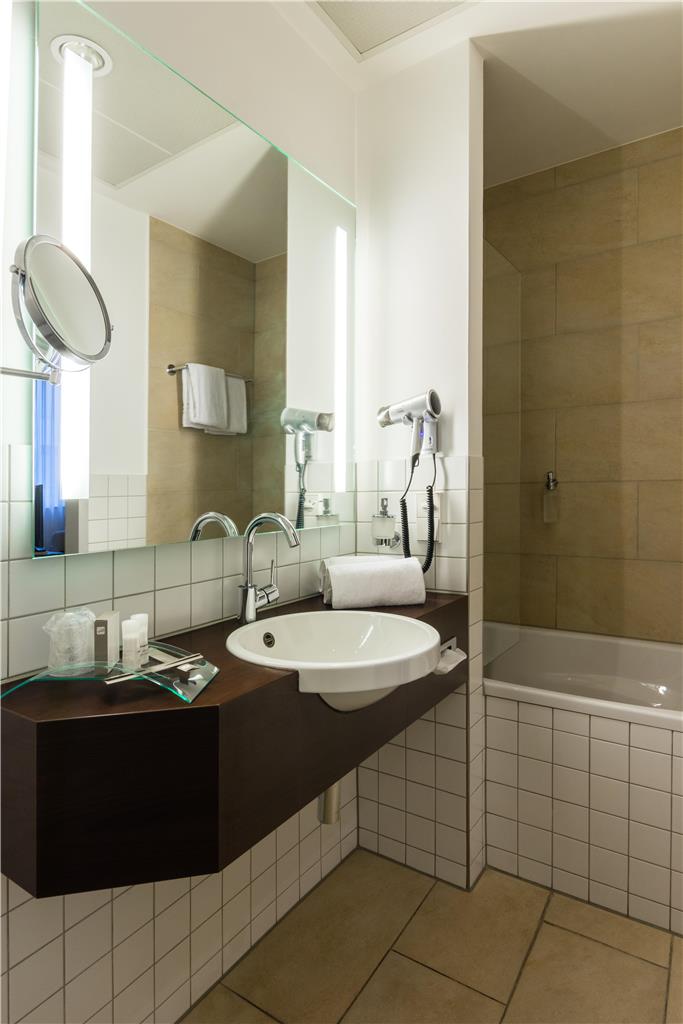 Esplanade Zimmer Retusche