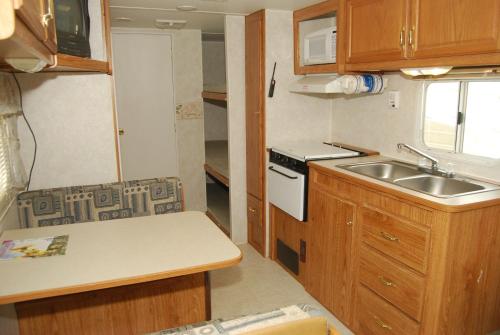 Crescent Bar Camping Resort Studio Cabin 2 - photo 4