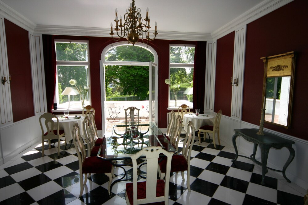 Hotel Weißes Schloß