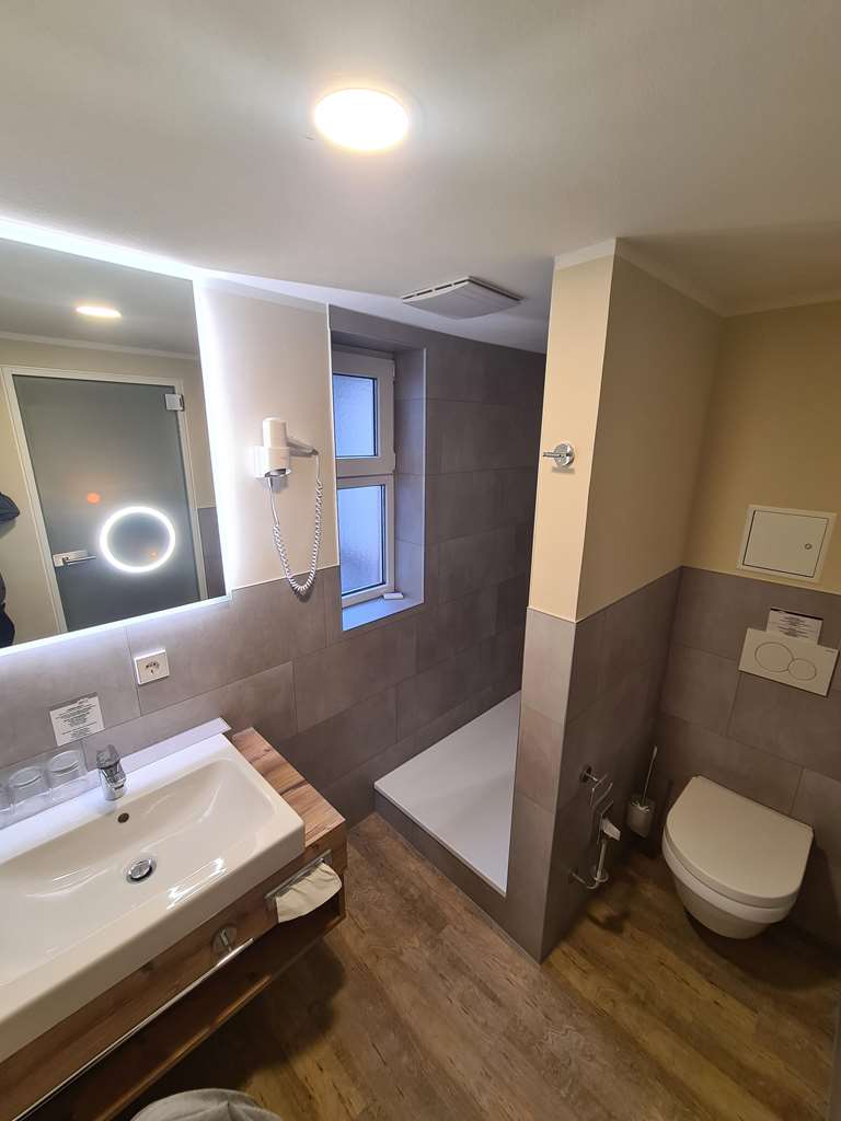 Triple room side house - bathroom