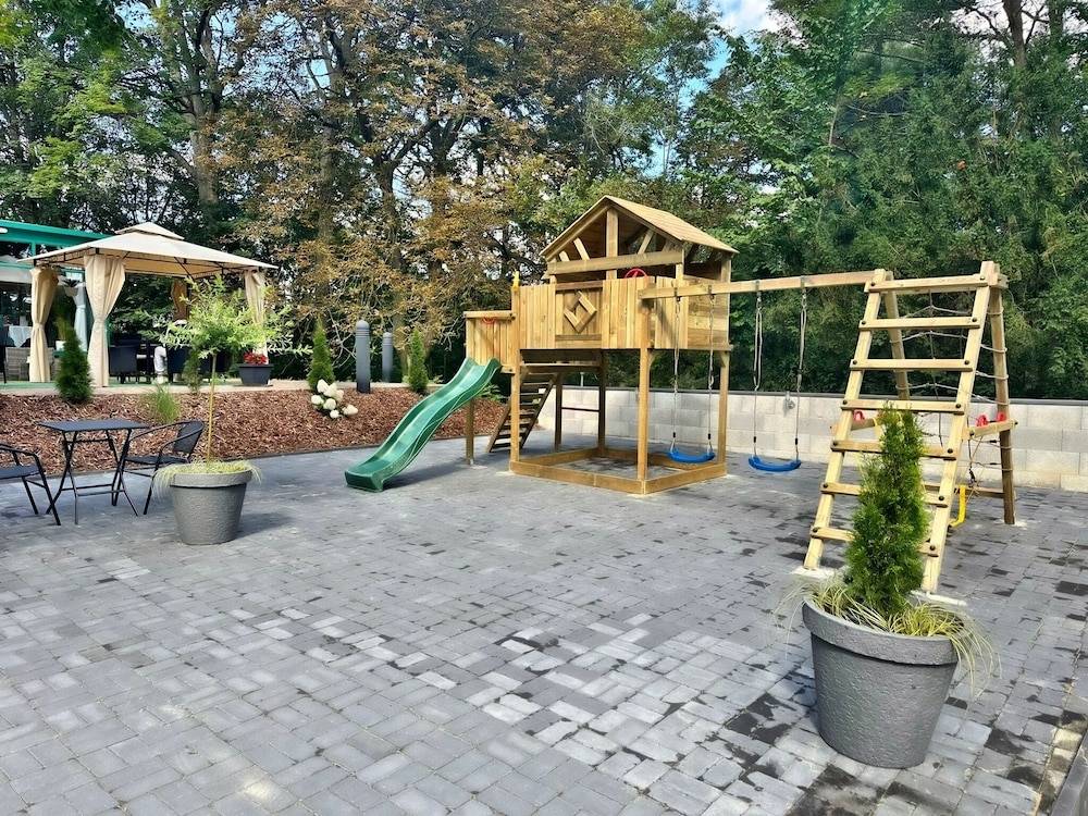 Children's play area - outdoor