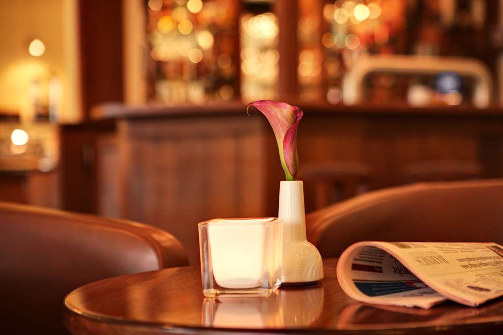 IntercityHotel Duesseldorf, Germany - Bar