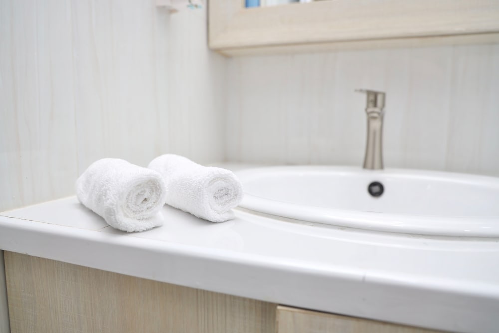 Bathroom sink