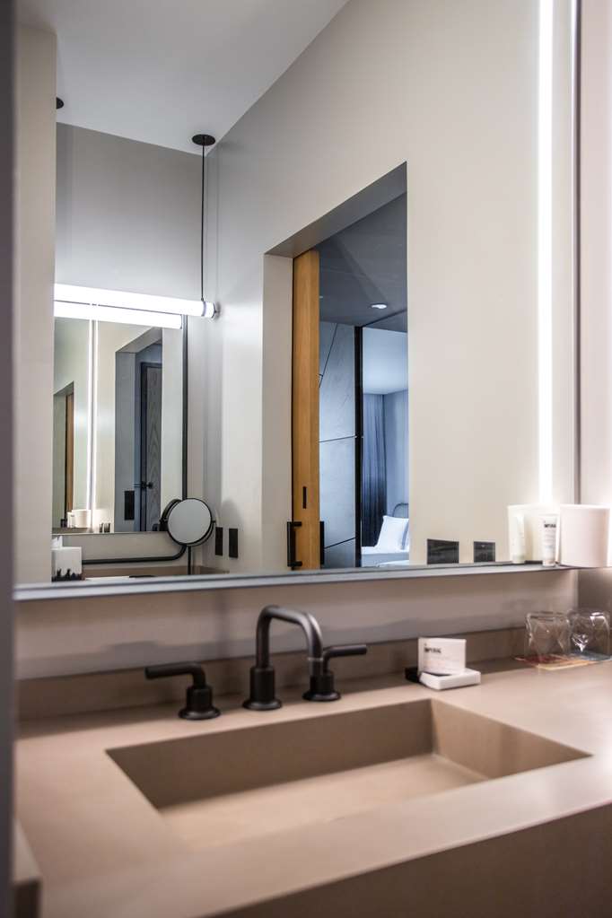 The Shay Hotel - photo 4