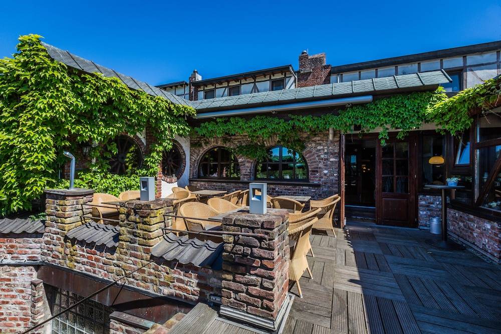 Sundeck