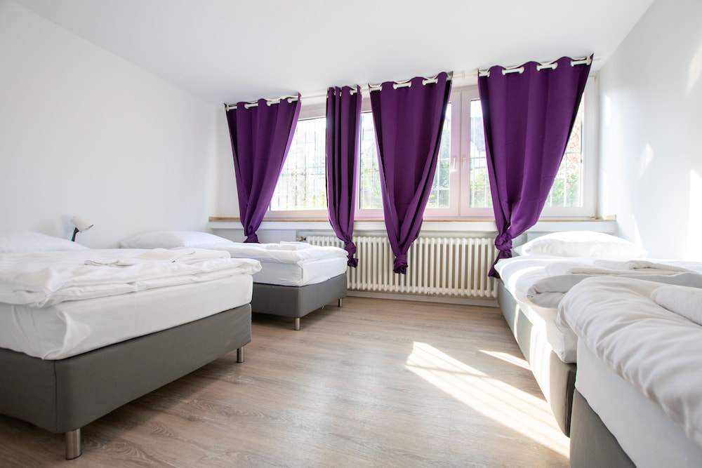Tolstov Hotels Convenient 4 Room Apartment