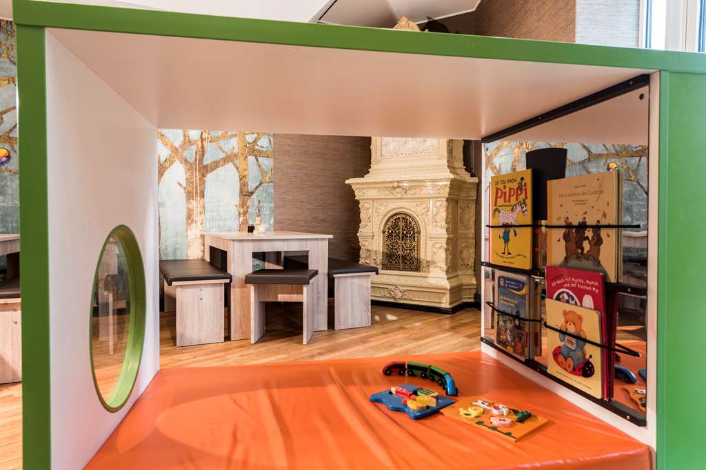 Scandic Berlin Kurfu rstendamm Restaurant Children Play Area
