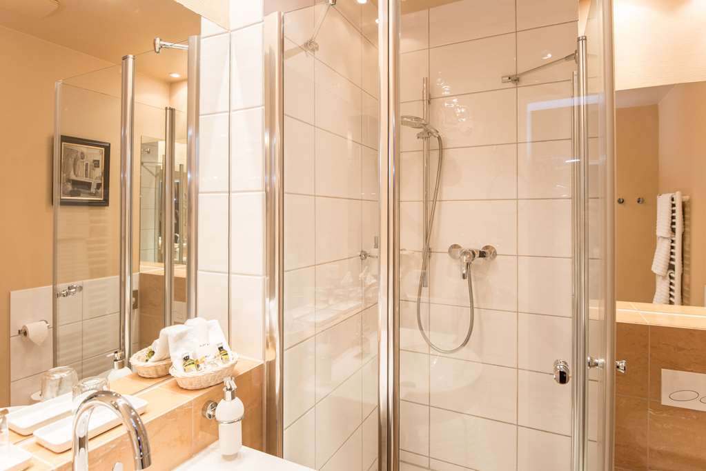 Hotel City House Komfort Zimmer Bad
