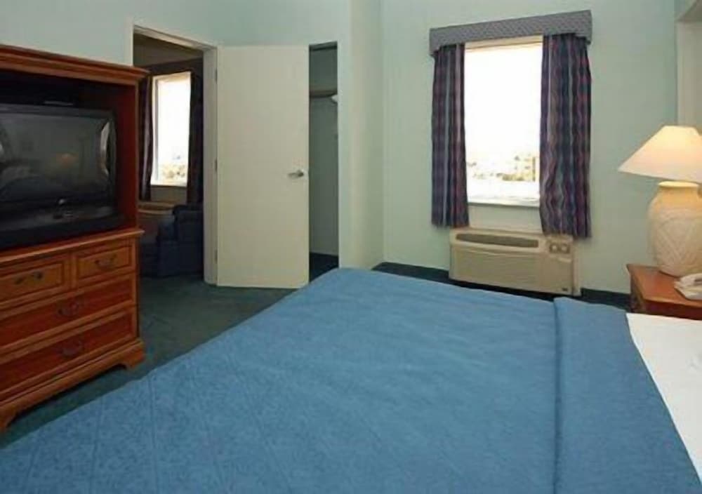Cocoa Beach Suites - photo 4