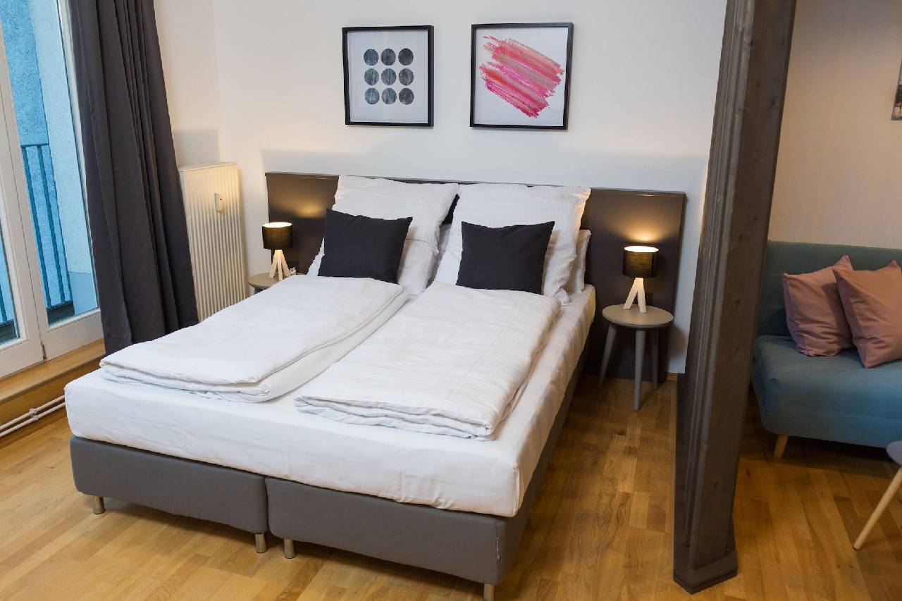 Guest room