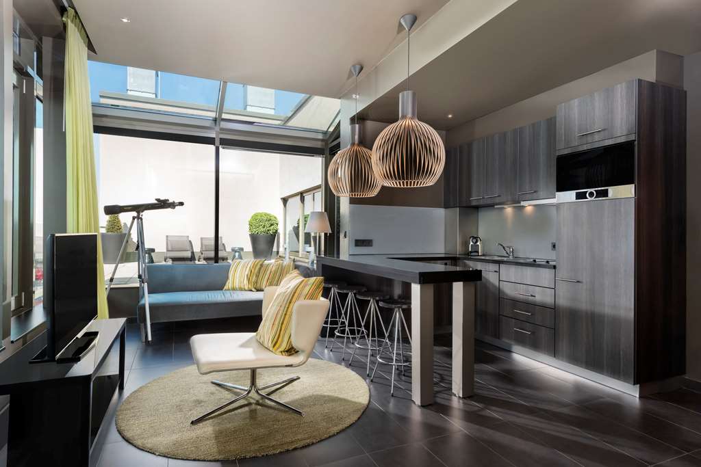 adina apartment hotel frankfurt neue oper penthouse studio lounge room
