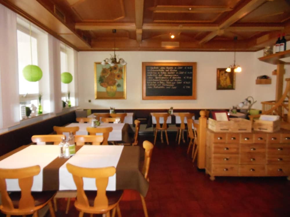 Hotel & Restaurant Zum Ochsen Ox Distillery