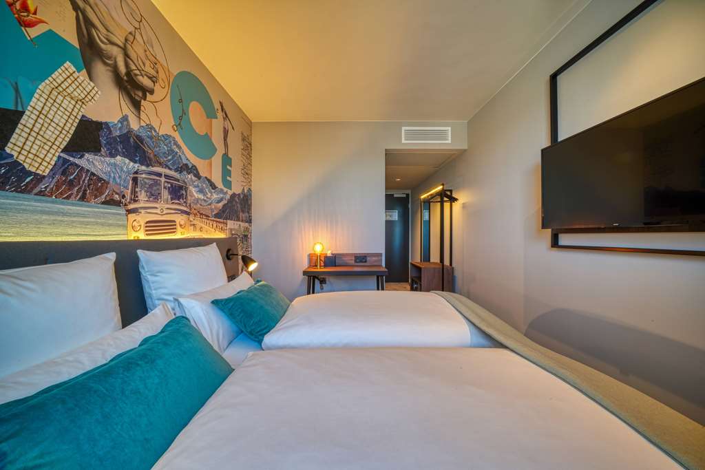 Guest room