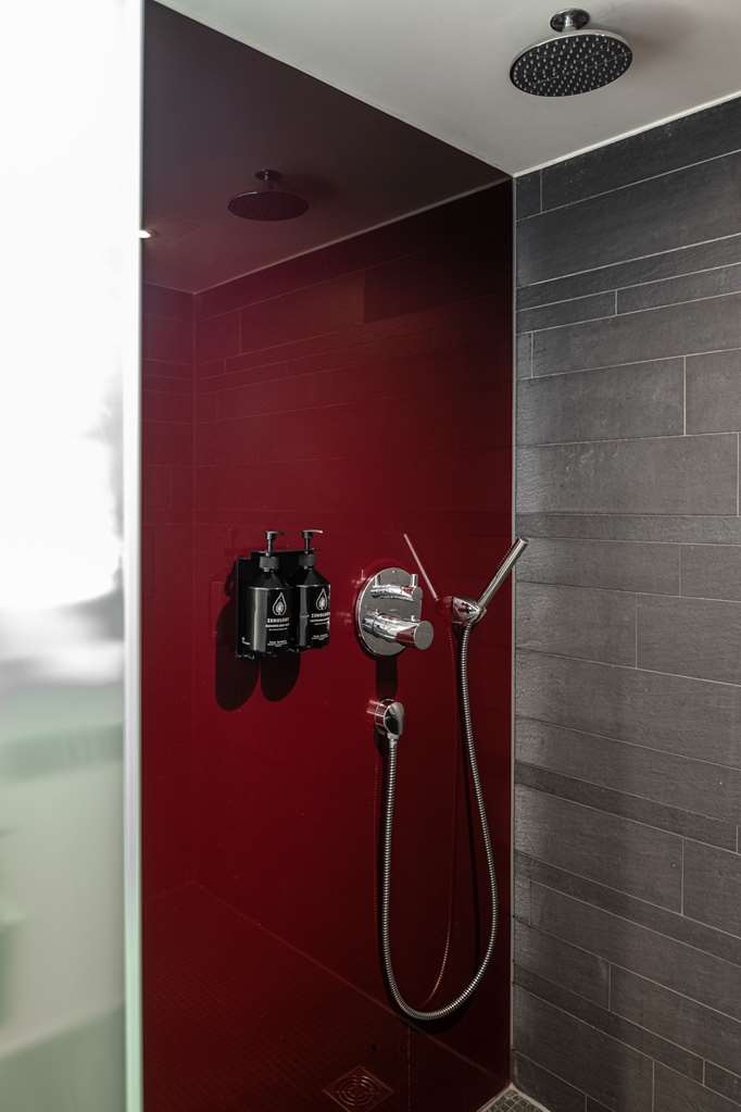WIE Bathroom dpi