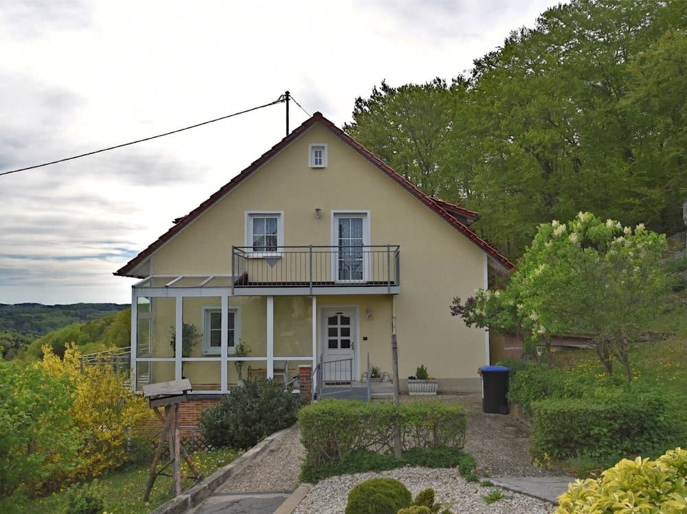 Garden Apartment Gobweinstein