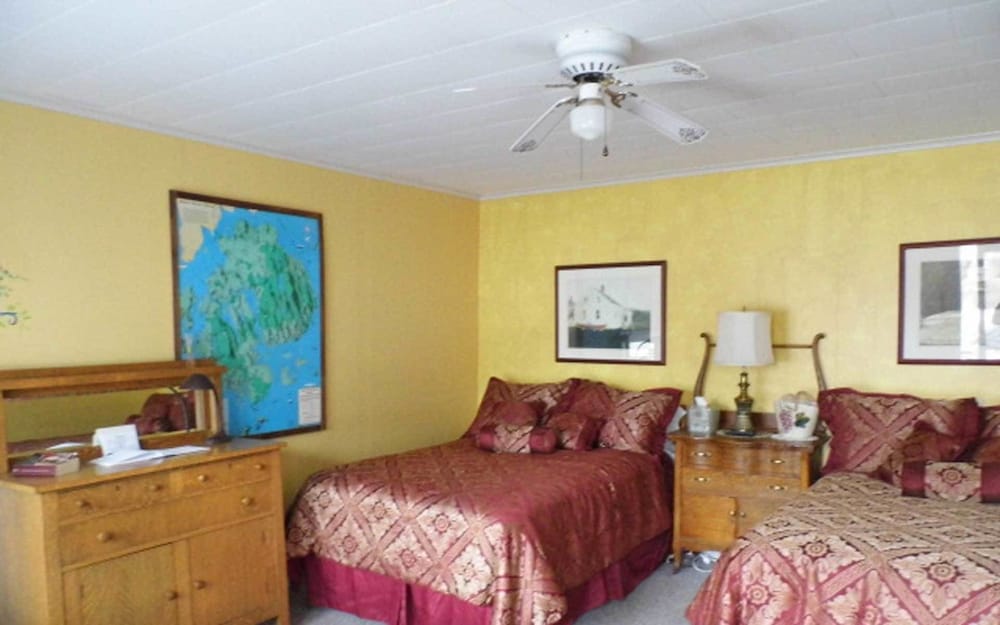 Otter Creek Inn - photo 3