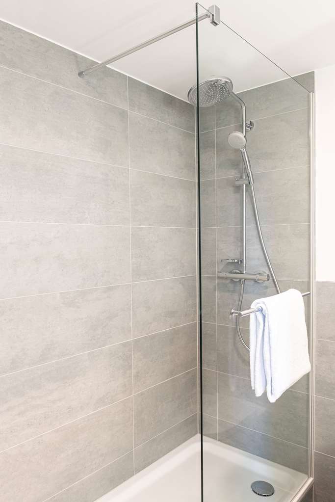 Superior bathroom