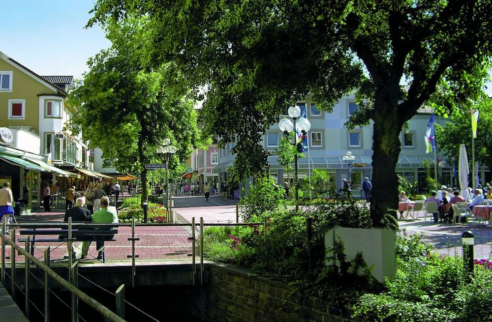 Shopping mall