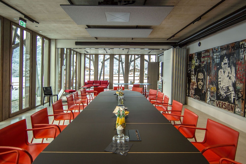 Meeting facility