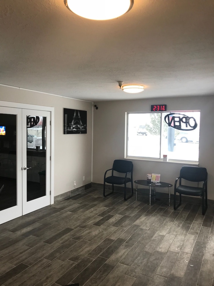 Ameri Stay Inn & Suites - photo 3