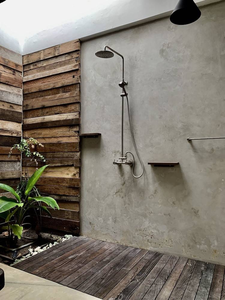 Bathroom shower