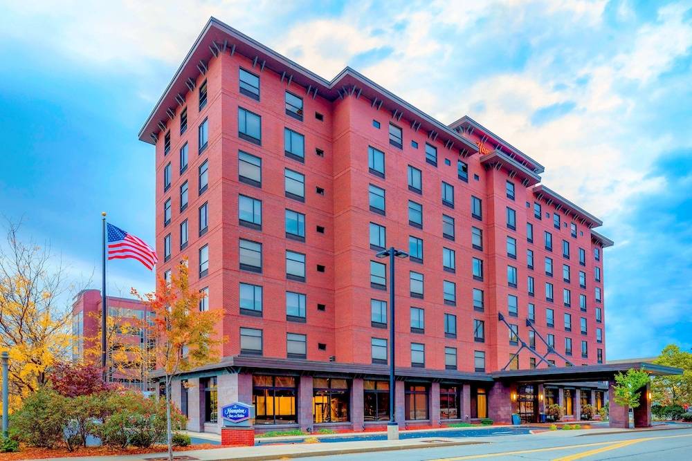 Hampton Inn & Suites Pittsburgh Downtown - photo 2