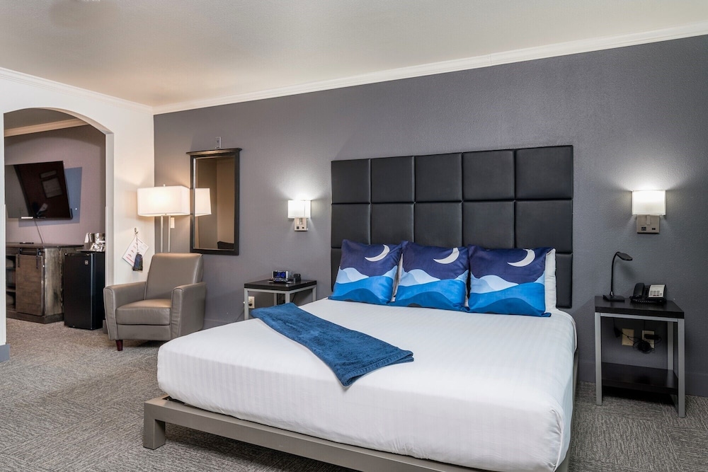 Wood River Inn & Suites - featured photo