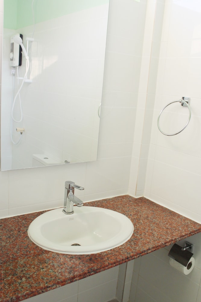 Bathroom sink