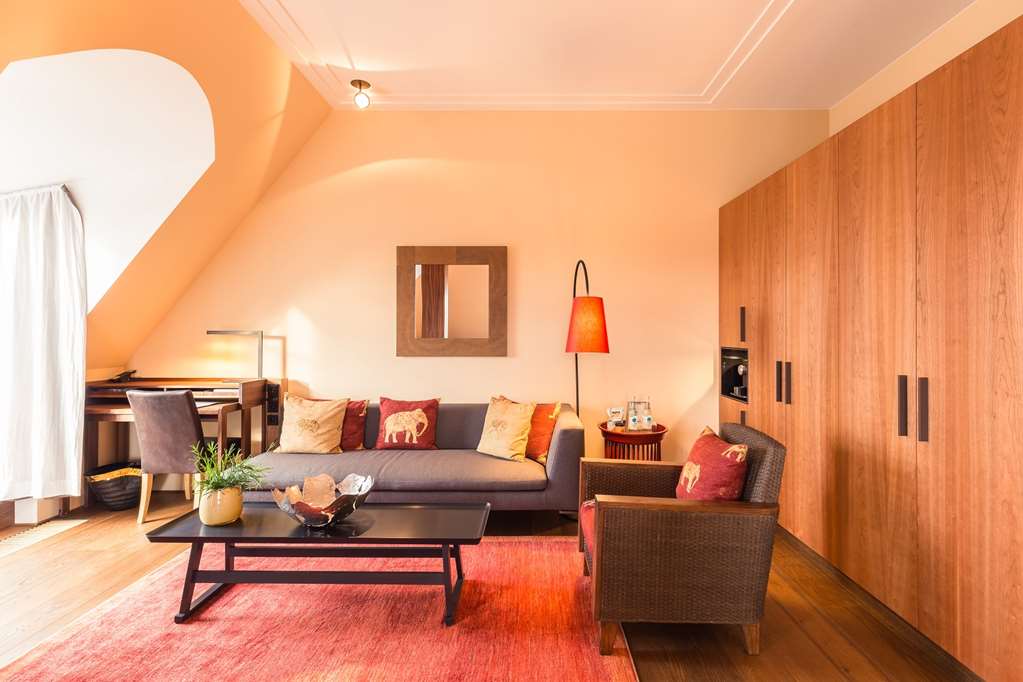 Orania  livingroom right Fridolin Full