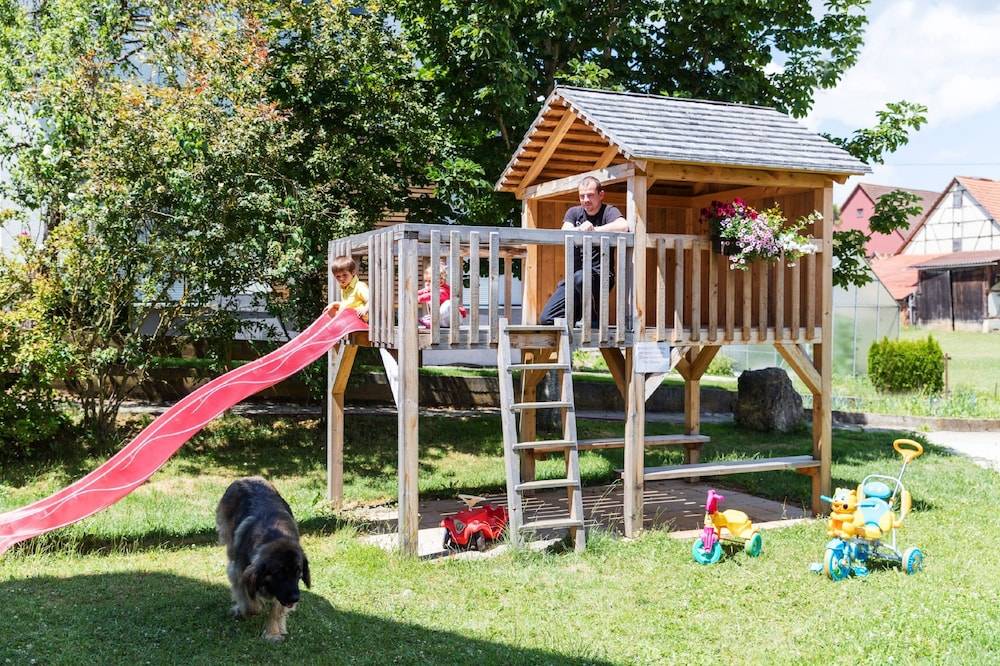 Children's play area - outdoor