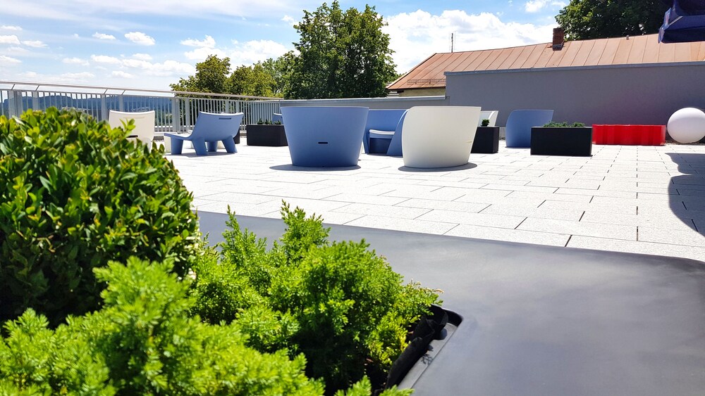 Sundeck