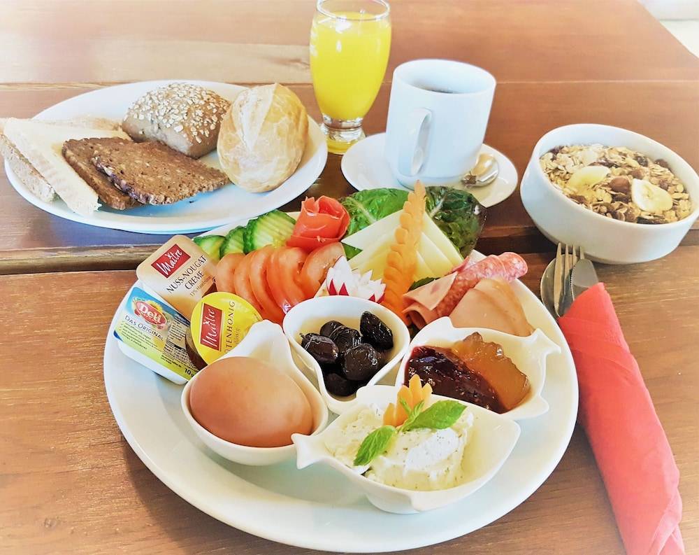 Breakfast meal