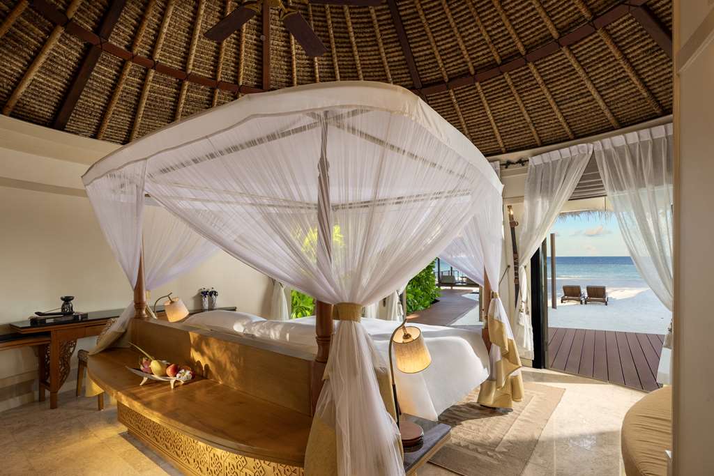 Grand Beach front Pool Villa Bed