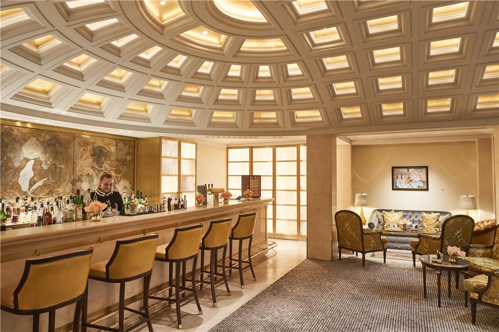 Lobby Lounge & Bar