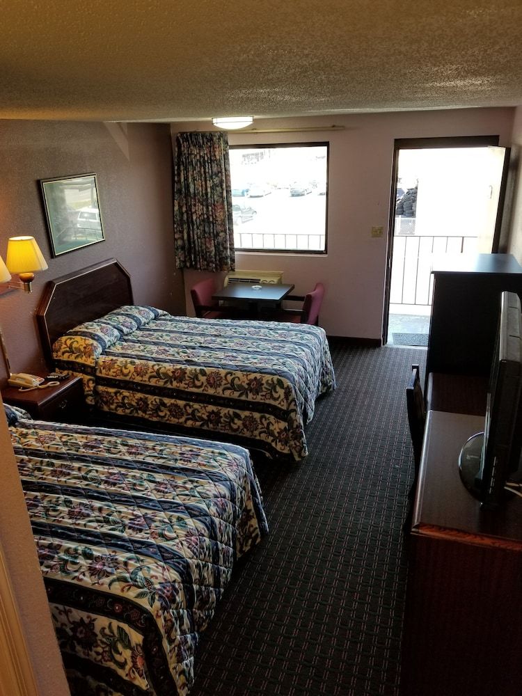 Turnpike Motel - photo 5
