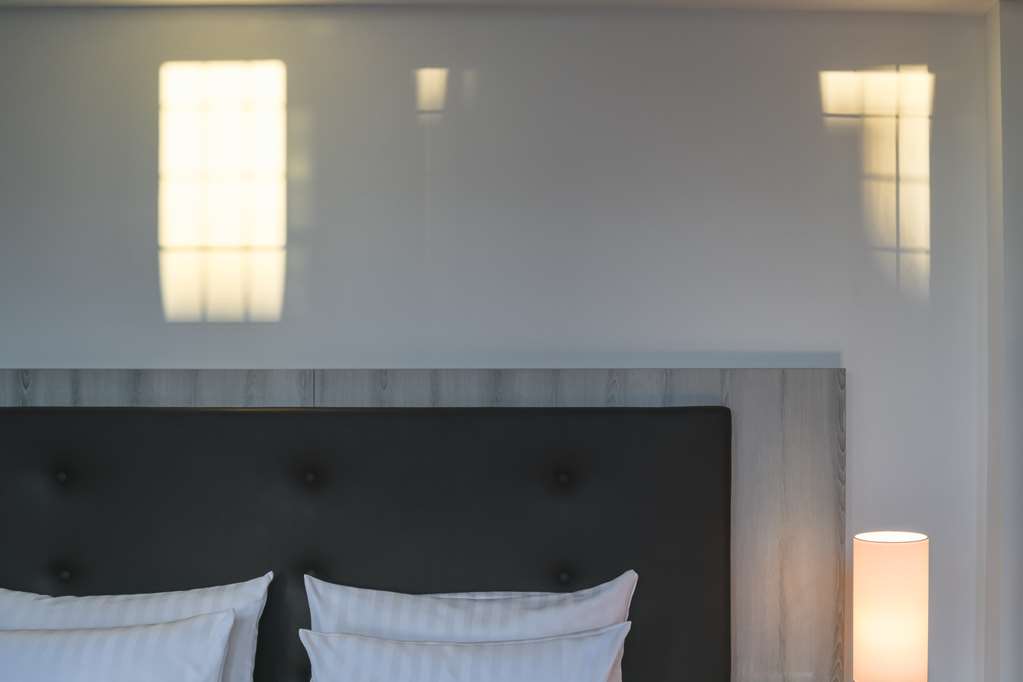 Guest room detail