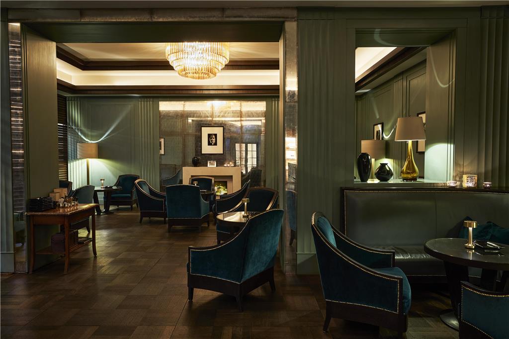 Elephant Bar / Smokers Lounge