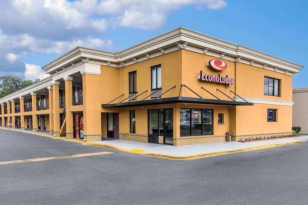 Econo Lodge Midtown - photo 2