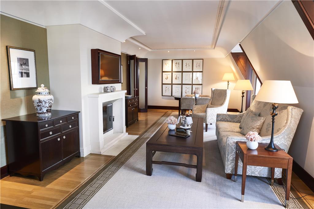 Brandenburg Gate Deluxe Suite
