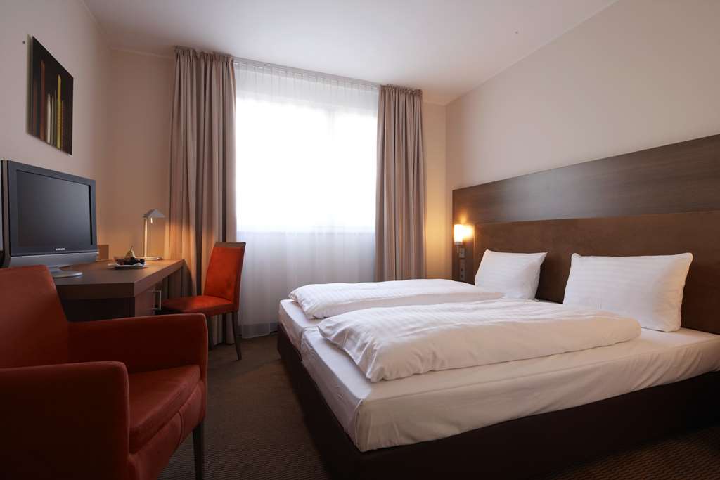 IntercityHotel Essen, Germany, Business twin room