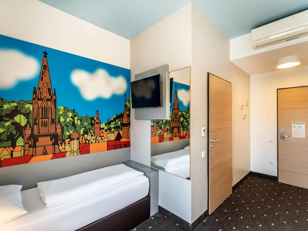 Guest room