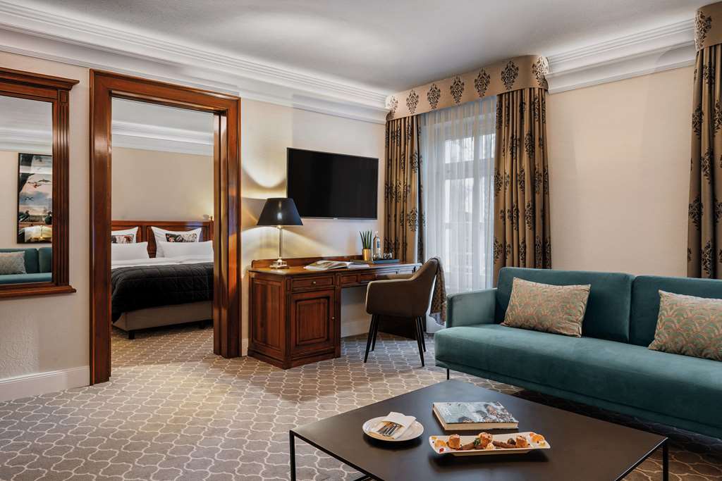 Guest room