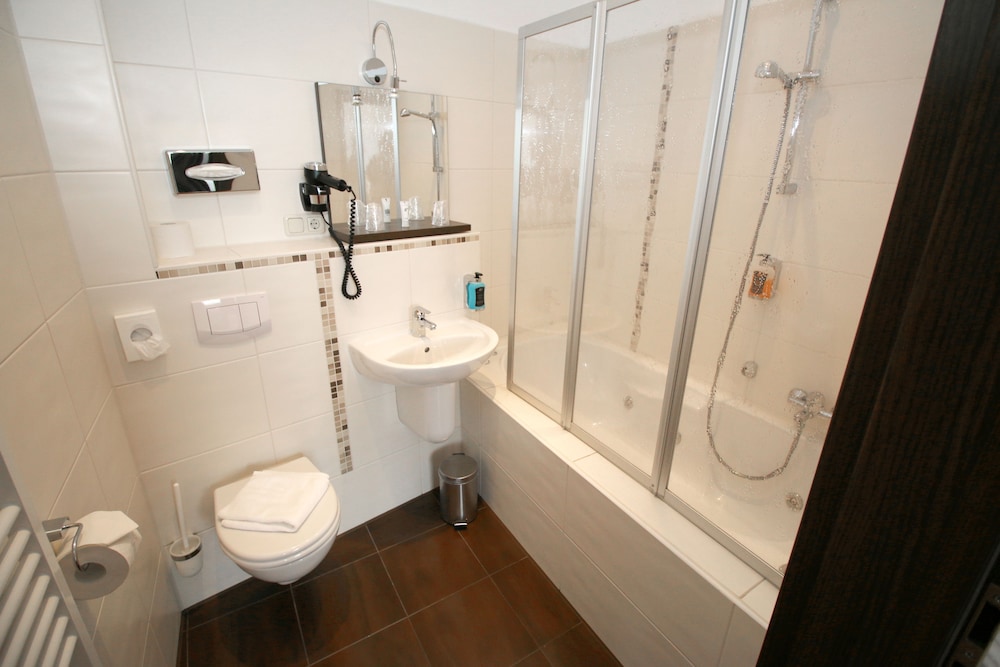 Jetted tub