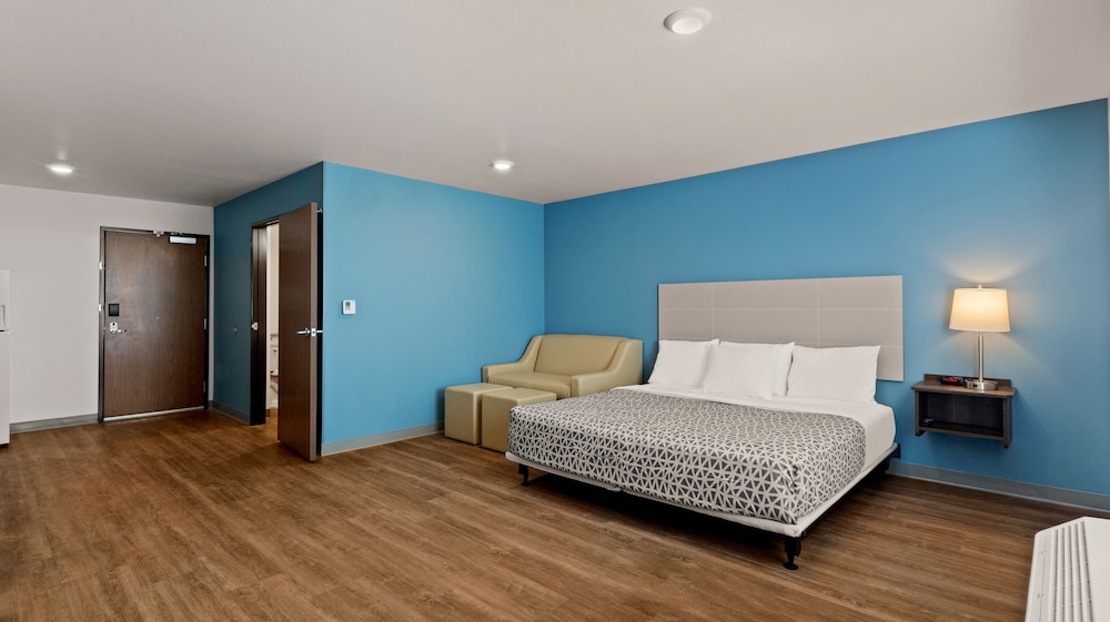WoodSpring Suites Greeley - photo 5