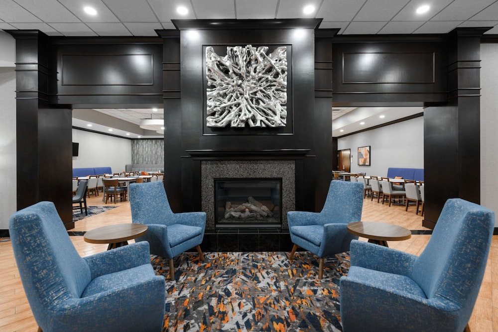Hampton Inn Evansville Airport - photo 2